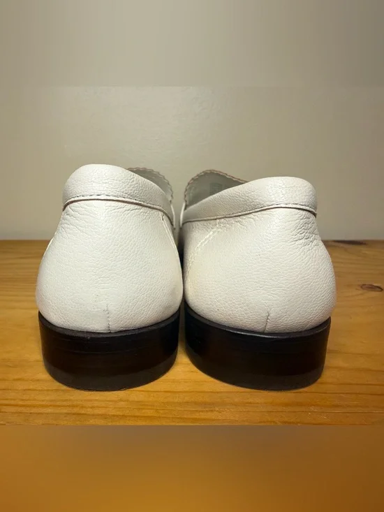 Tory Burch | Classic Slip On Double T Scalloped Leather Loafer in New Ivory 7.5 - Picture 6 of 13